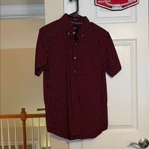 Men's American Eagle Burgundy Polka Dot Shirt